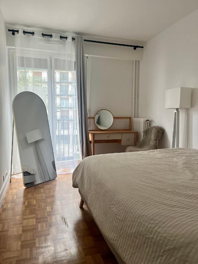 Modern Apartment Near The Eiffel Tower, 45M Париж Екстериор снимка